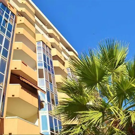 Grand Studio Nice Terrasse Et Piscine Apartment Exterior photo